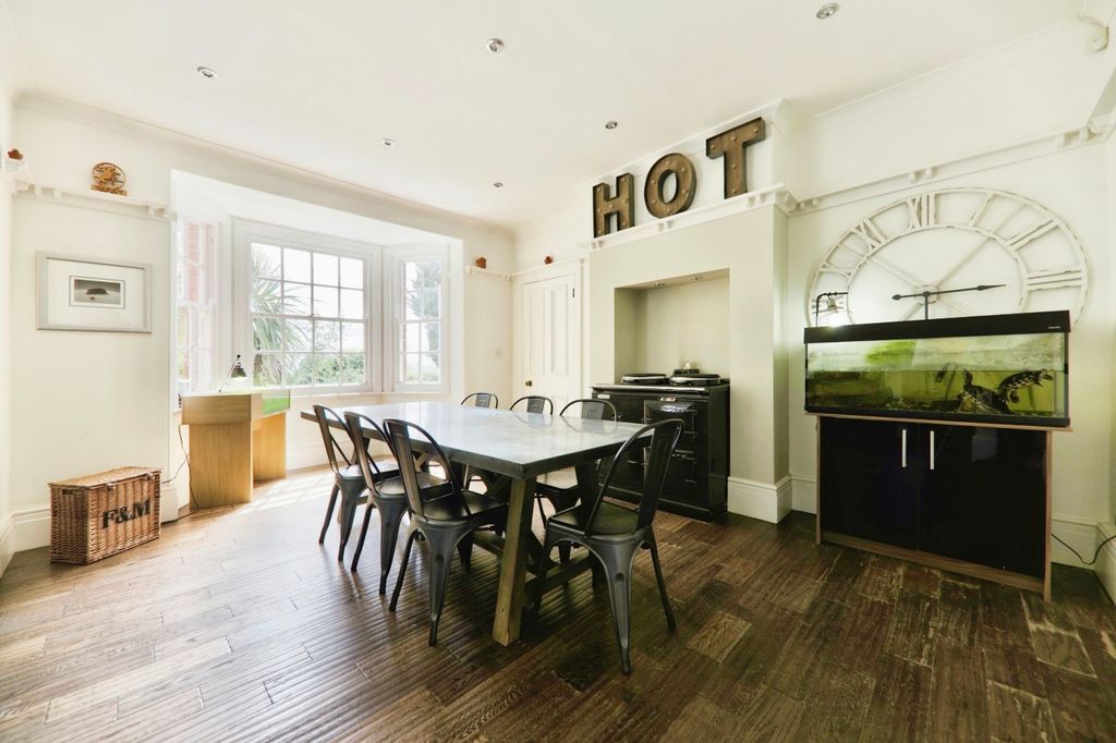 Property photo 3 of 27 3168299
