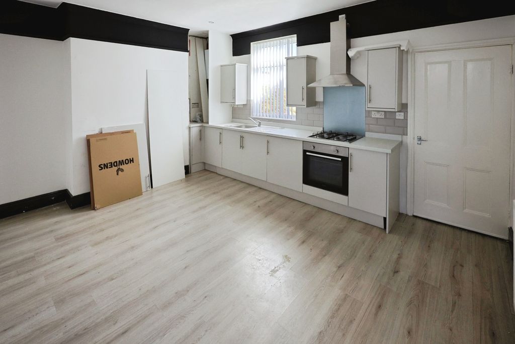 Property photo 3 of 9 Pbox-Img.Jpg