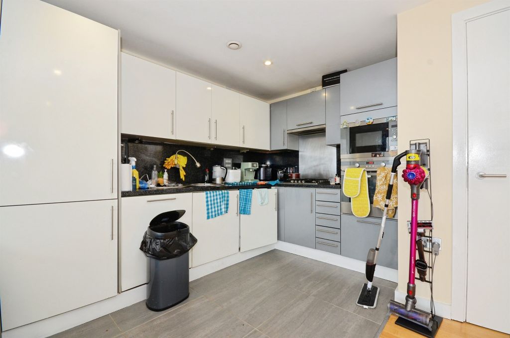 Property photo 3 of 12