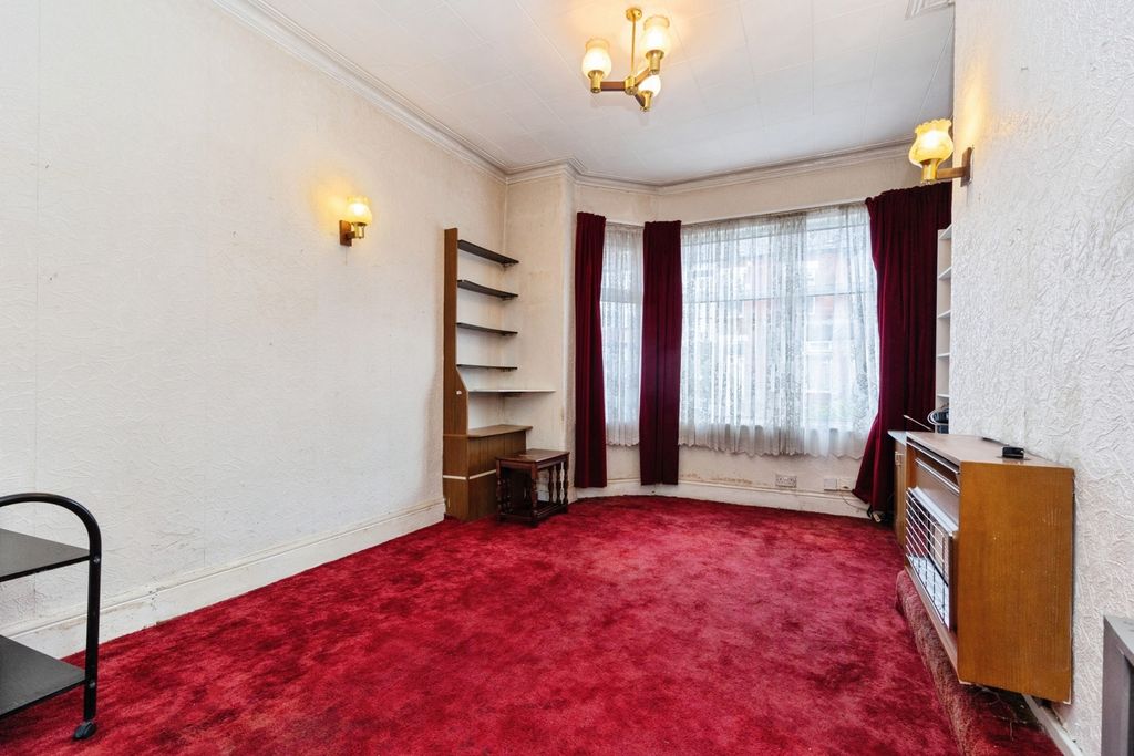 Property photo 2 of 23 Pbox-Img.Jpg