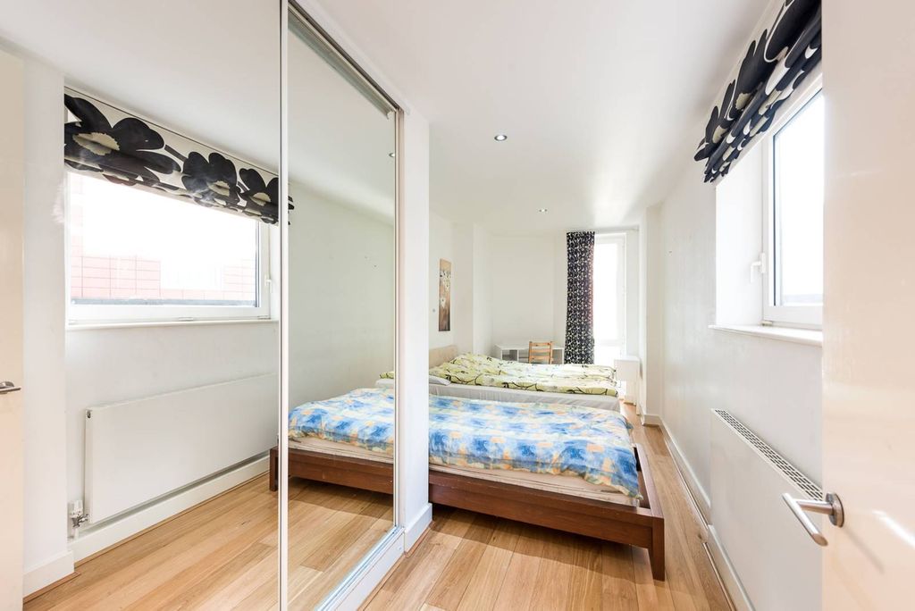 Property photo 2 of 8