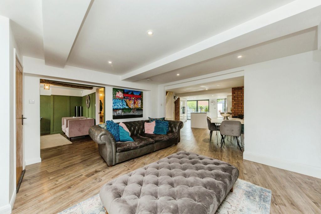 Property photo 3 of 30 258A7792