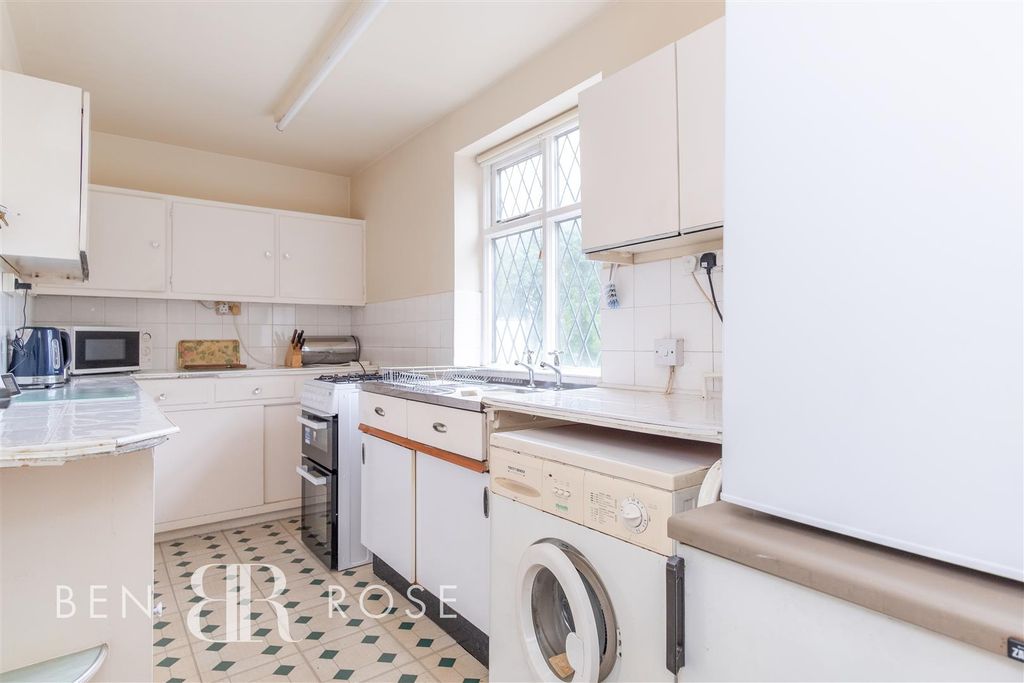 Property photo 3 of 29 Kitchen