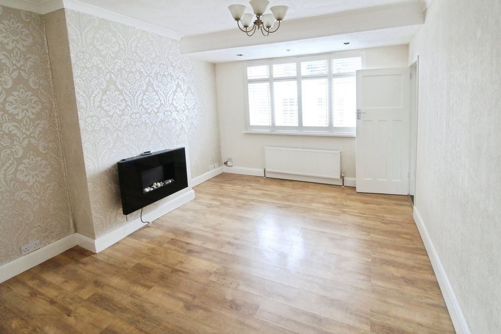 Property photo 2 of 10 Picture No. 03