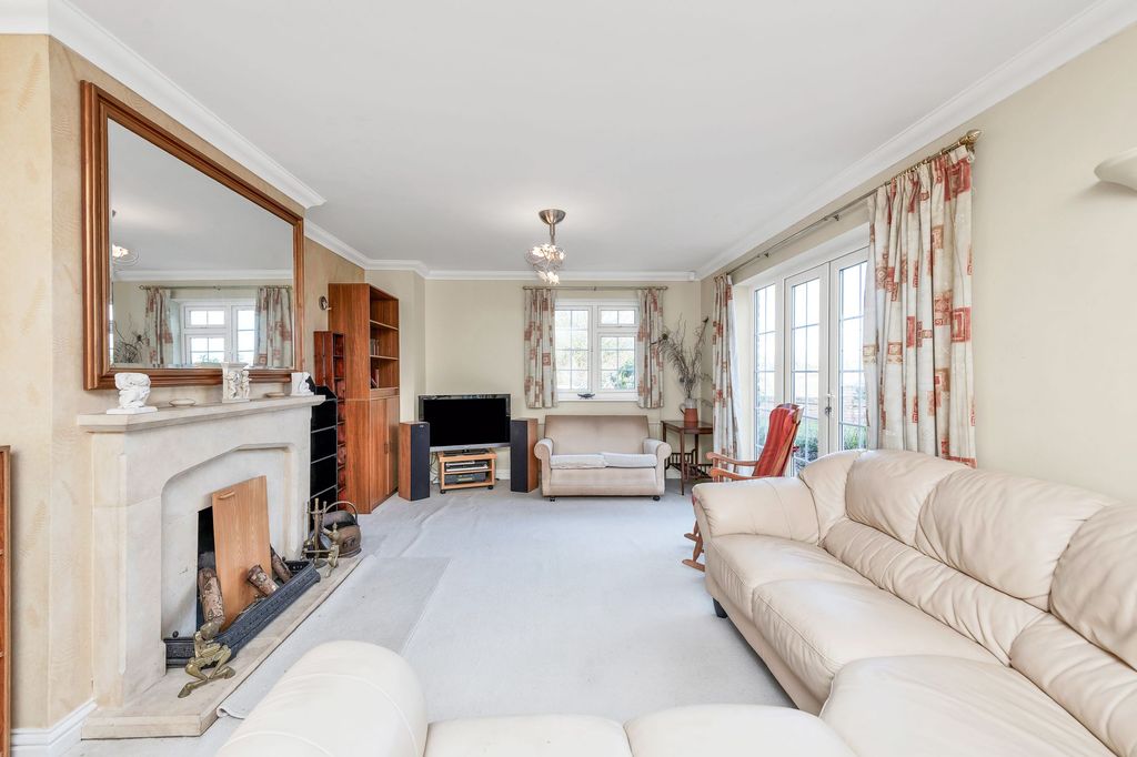 Property photo 2 of 24