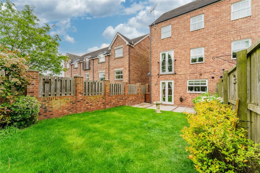 Property photo 2 of 33 Picture No. 35