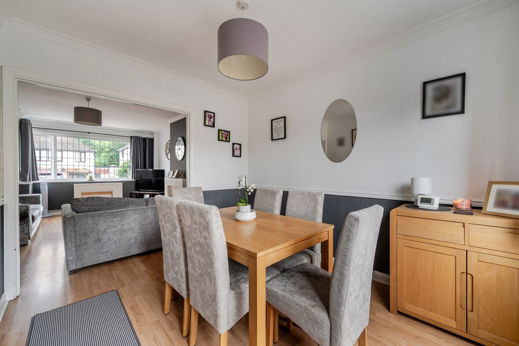 Property photo 2 of 20 1510462-16-6A9016...