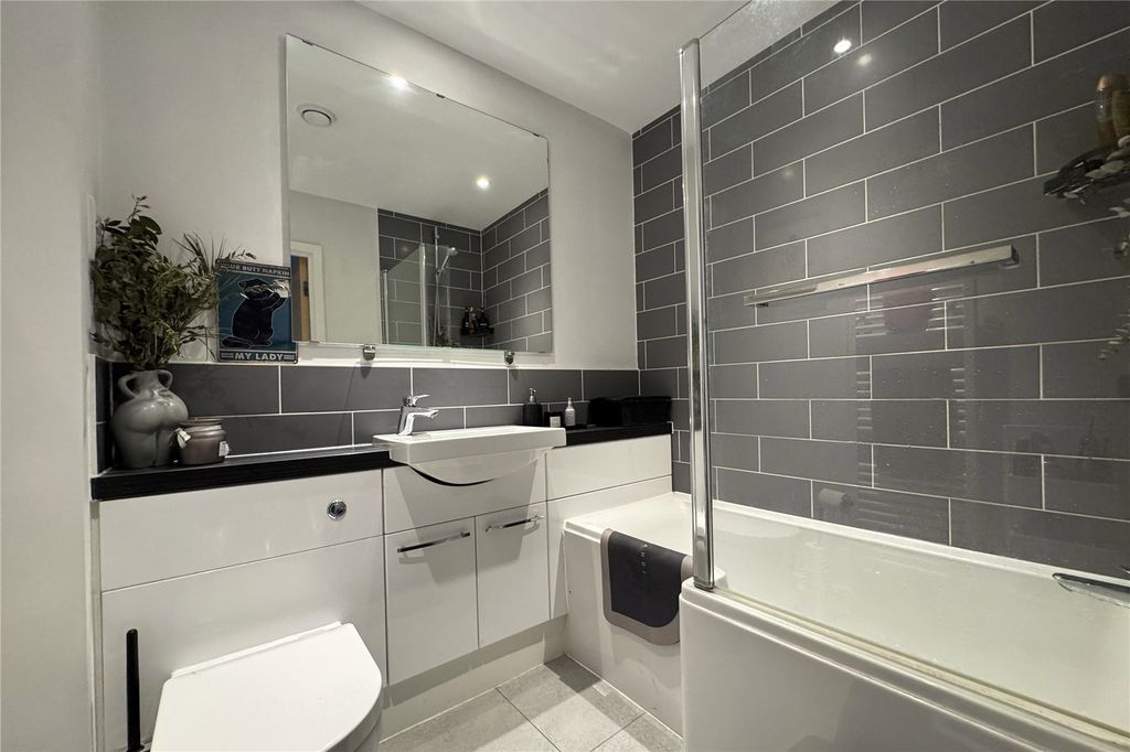 Property photo 2 of 8 Picture No. 04
