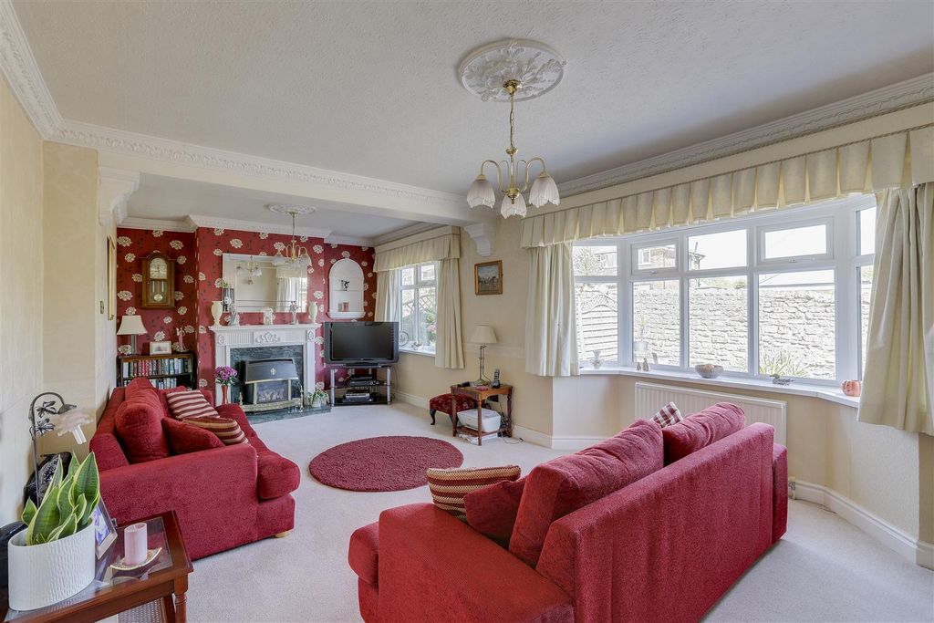 Property photo 2 of 37 300425_15.Jpg