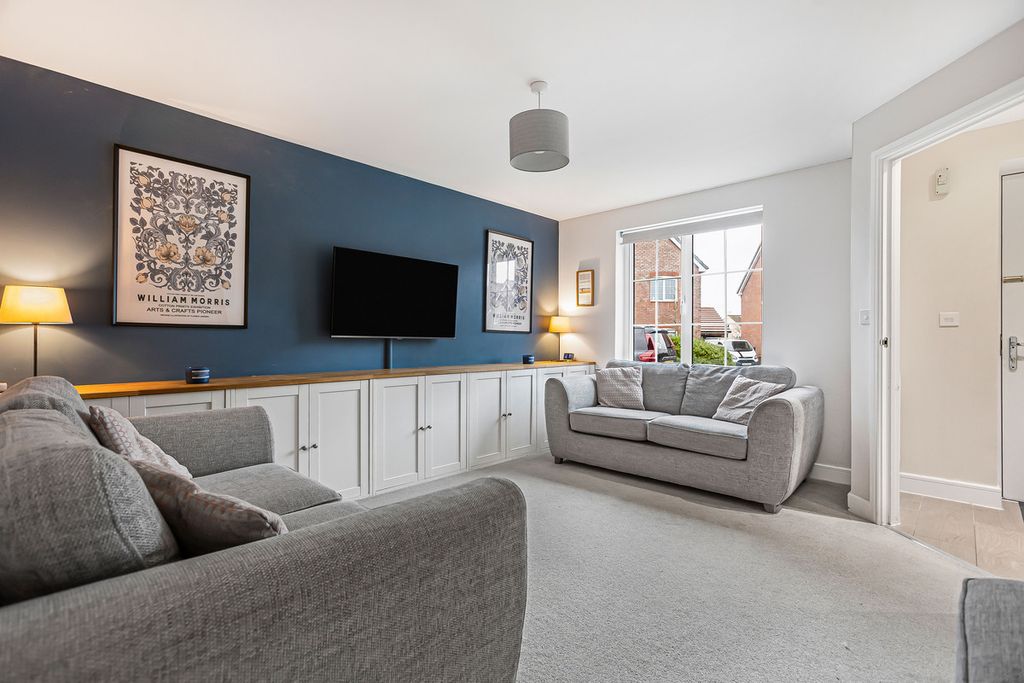 Property photo 2 of 23