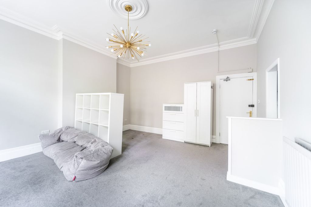 Property photo 3 of 8 Mba02697