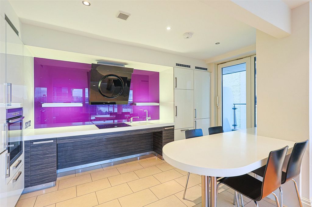 Property photo 3 of 25 Picture No. 60