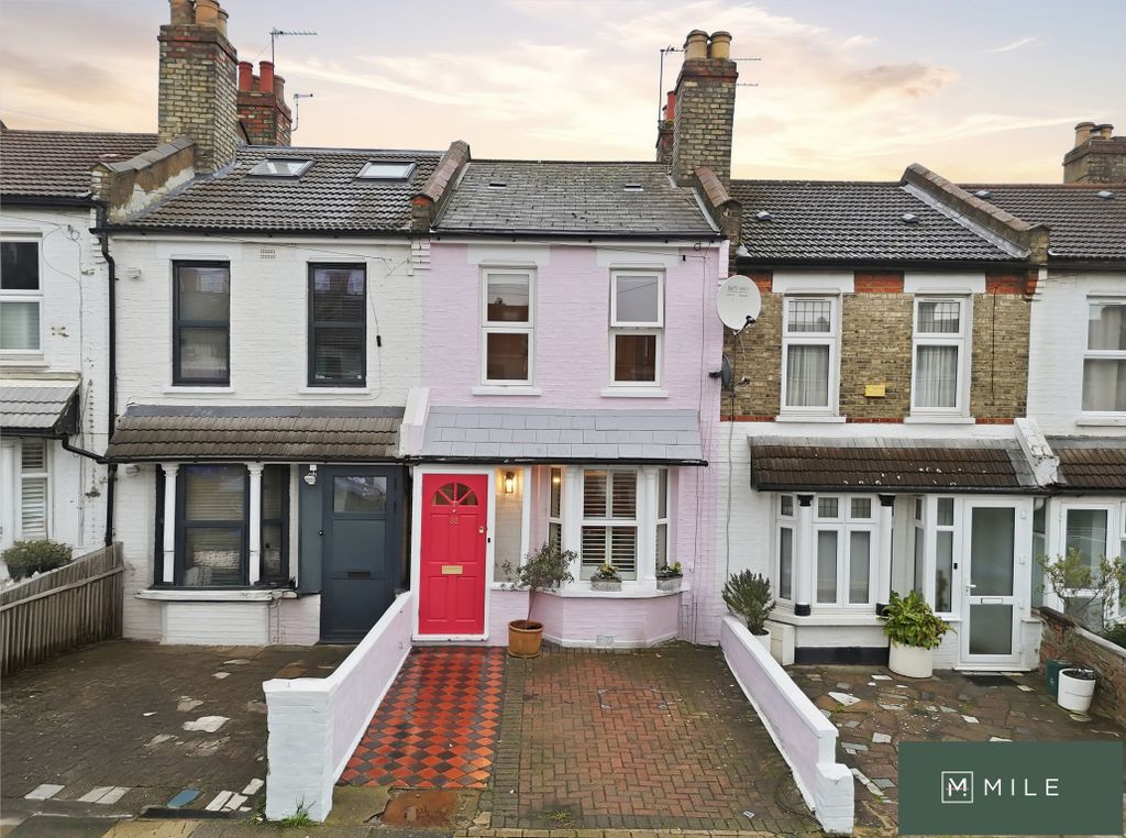 Property photo 3 of 18