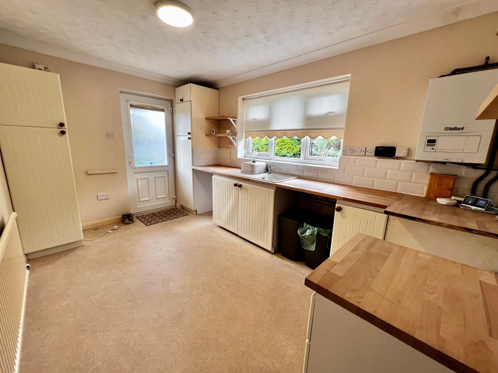 Property photo 2 of 13 Kitchen