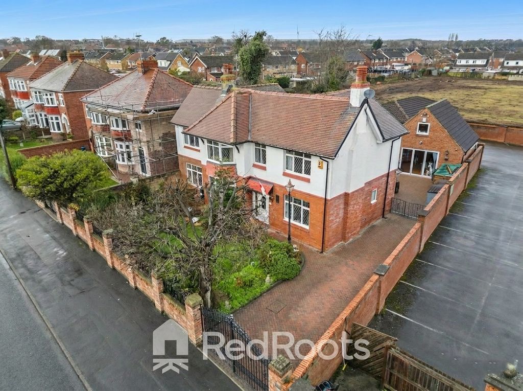 Property photo 2 of 38 4682412