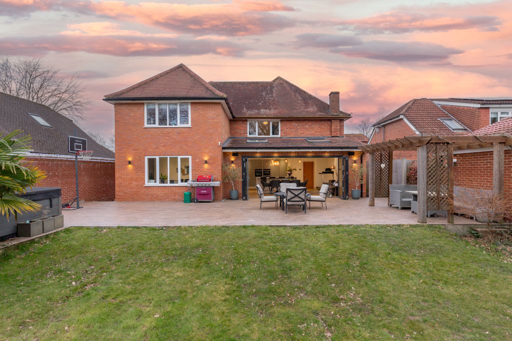 Property photo 2 of 16 Picture No. 03