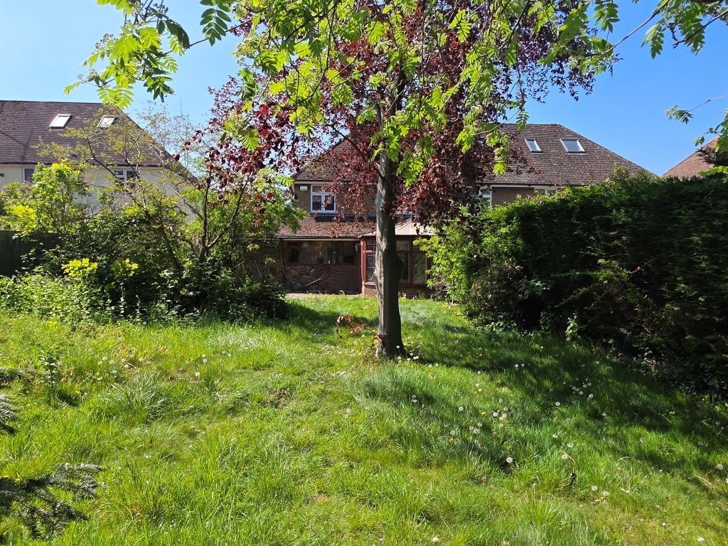 Property photo 2 of 20