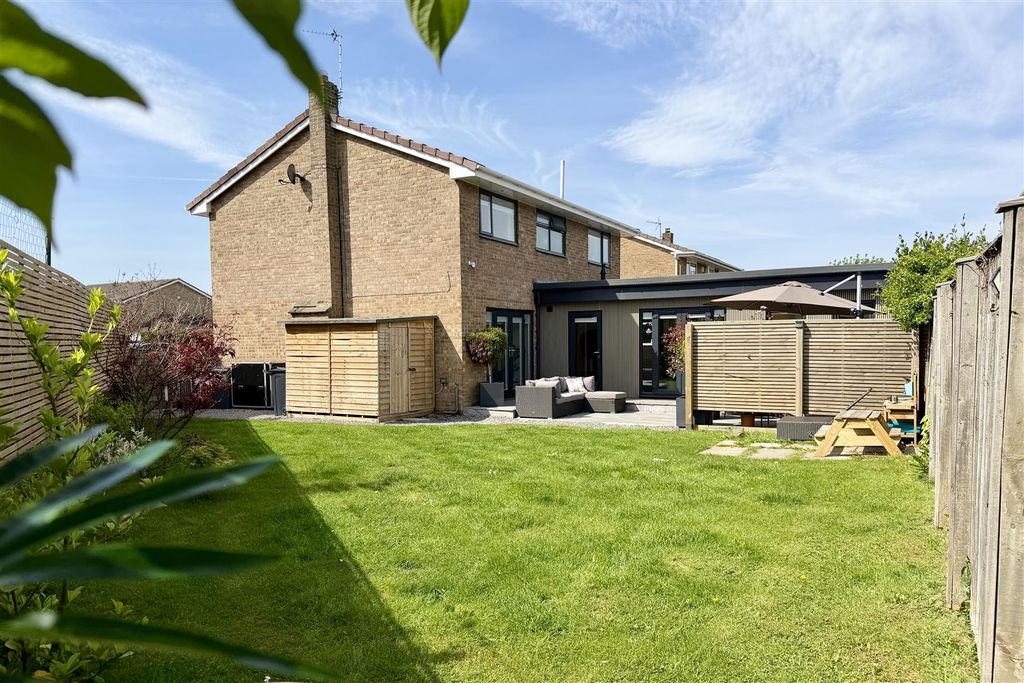 Property photo 2 of 30