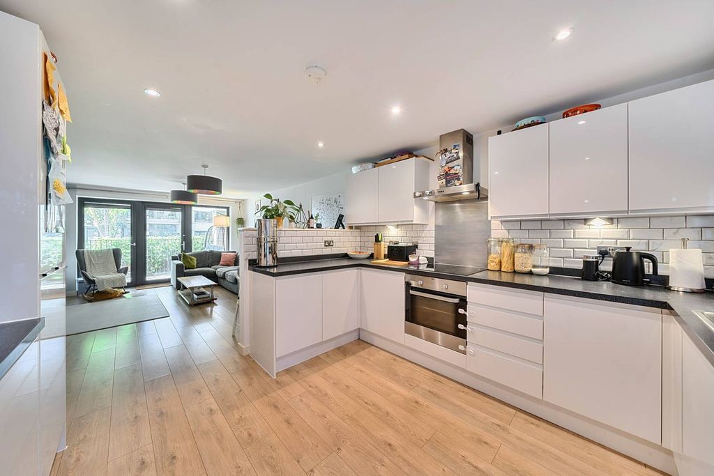 Property photo 1 of 25