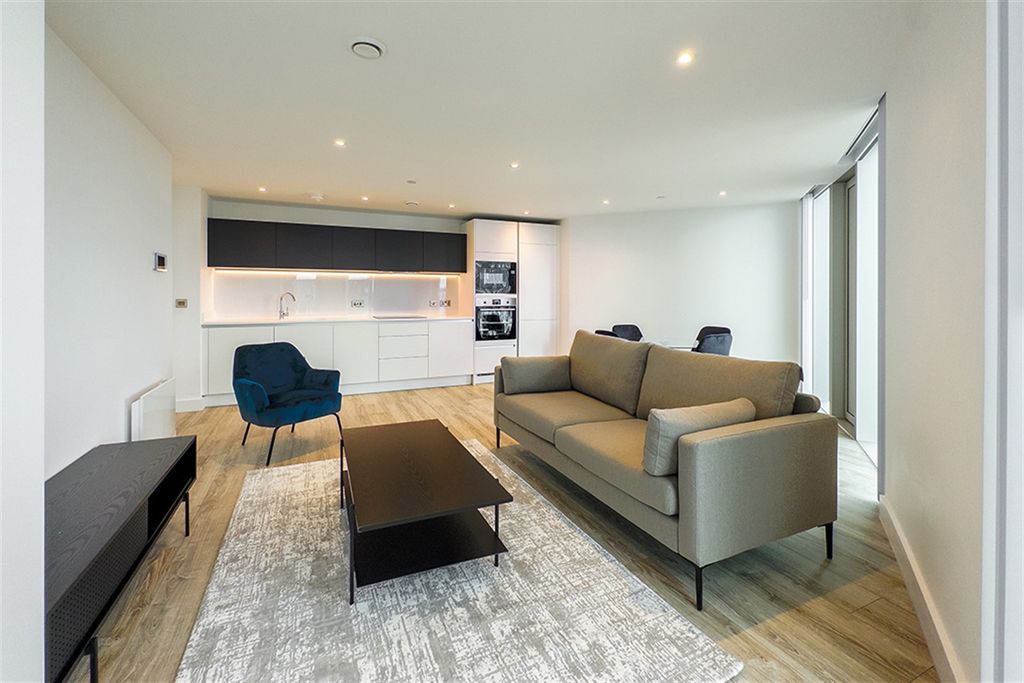 Property photo 3 of 19 (Main)