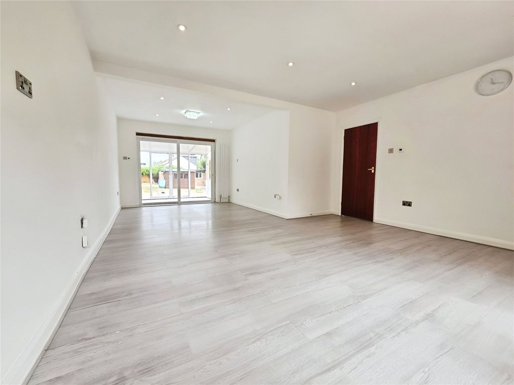 Property photo 2 of 17 Picture No. 20