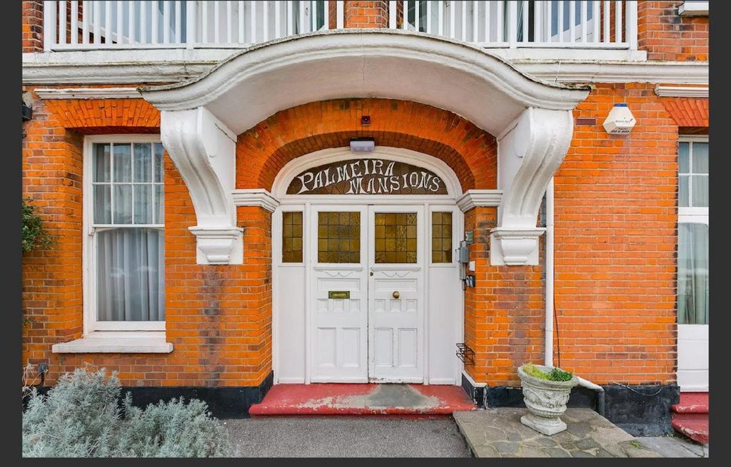 Property photo 2 of 20