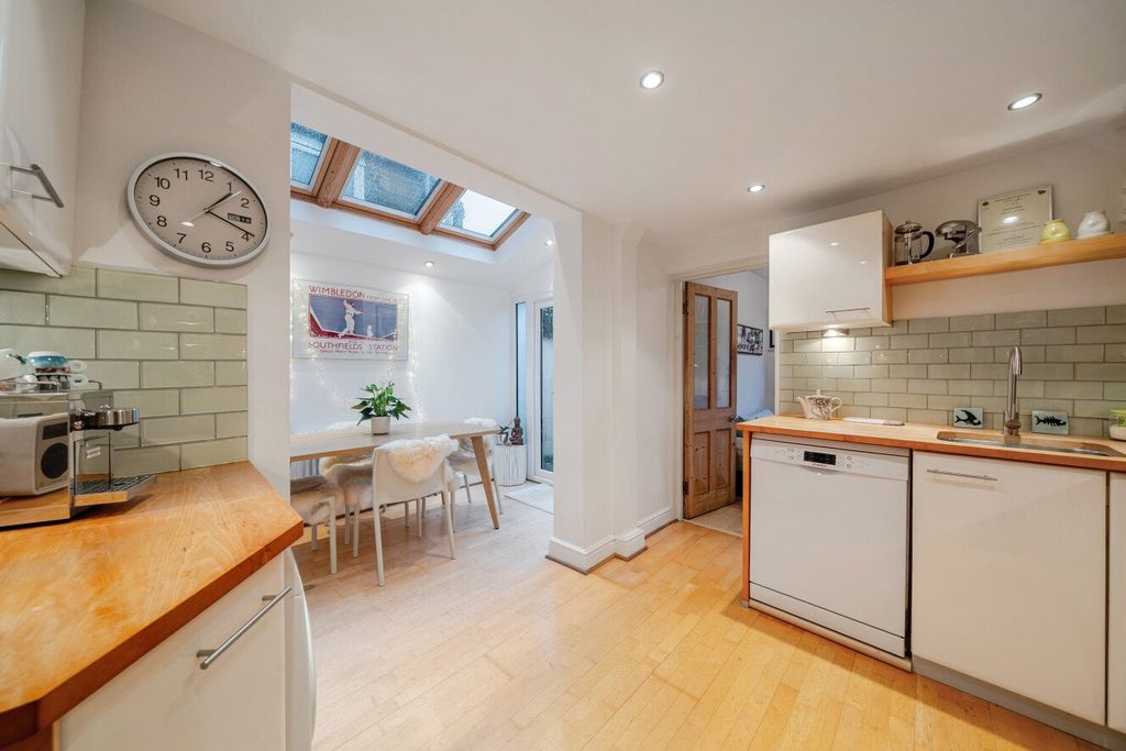 Property photo 3 of 10 Picture No. 14