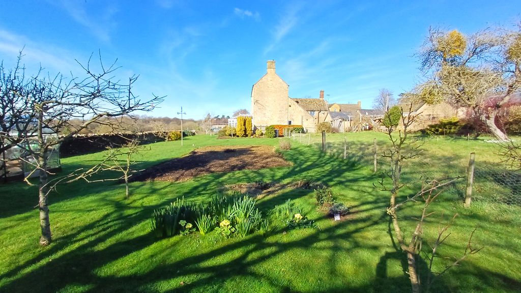 Property photo 2 of 29