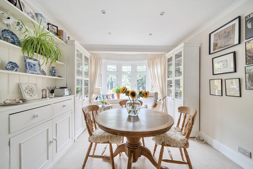 Property photo 3 of 20 1344894-10-68Ae22...