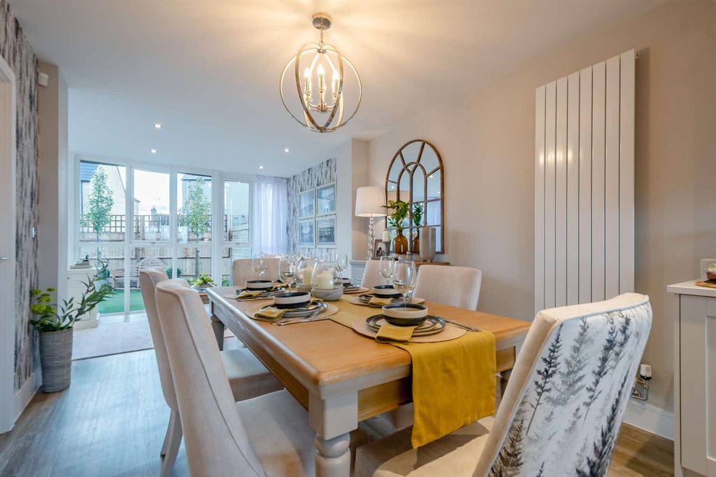 Property photo 3 of 14 8444581-Interior17-800.Jpg