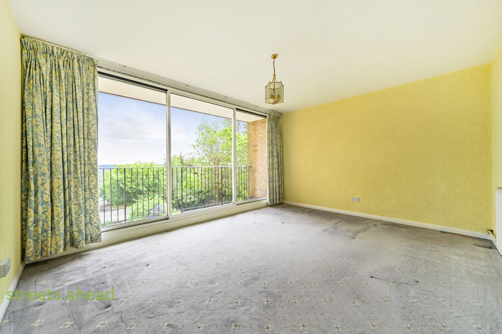 Property photo 2 of 17 B352Da28-0586-4A9...