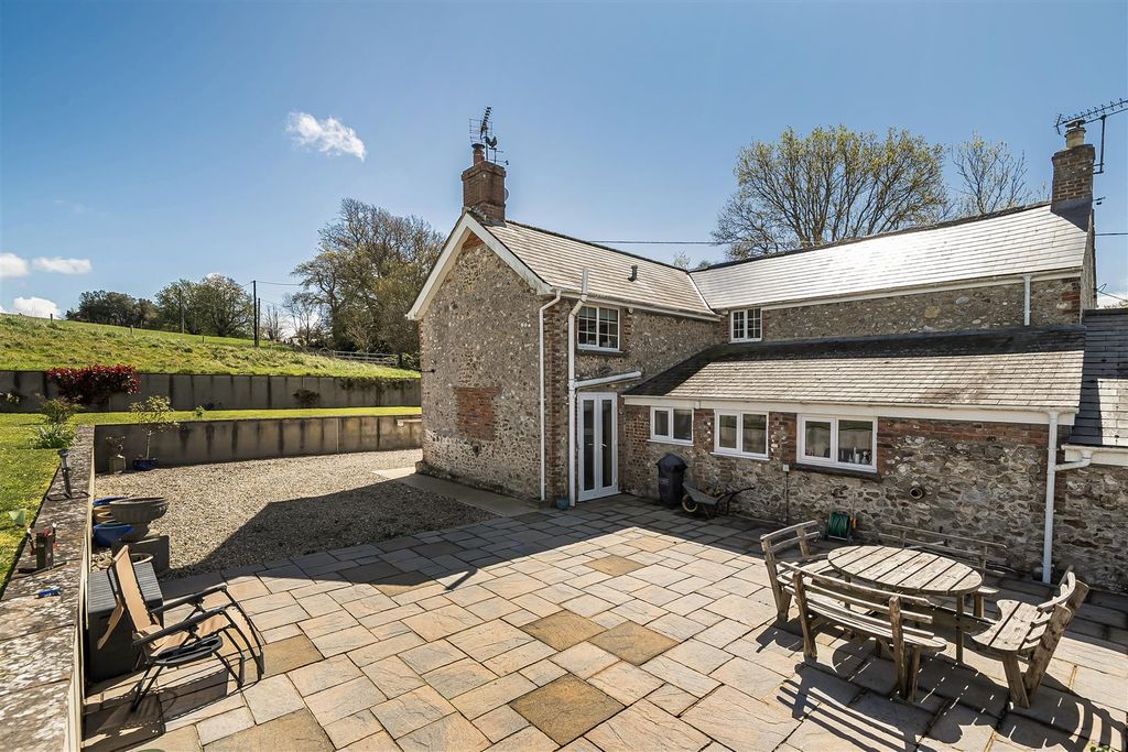 Property photo 3 of 21 1 (3).Jpg