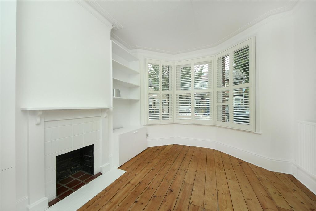 Property photo 3 of 9