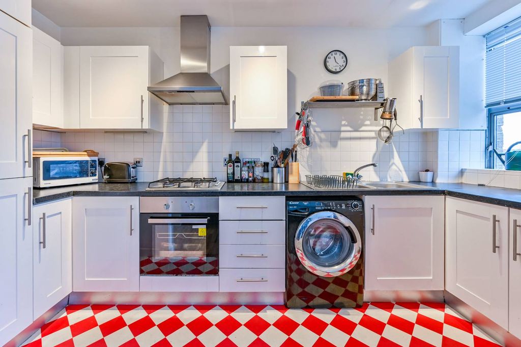 Property photo 1 of 9