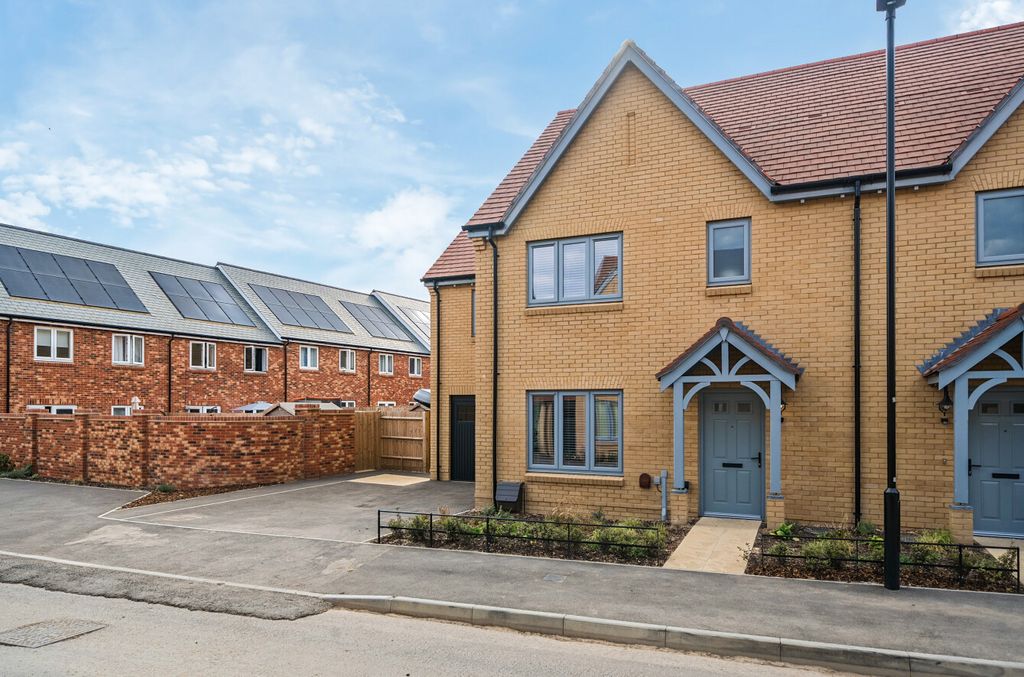 Property photo 2 of 15 1496393-3-6A5Fa0F...