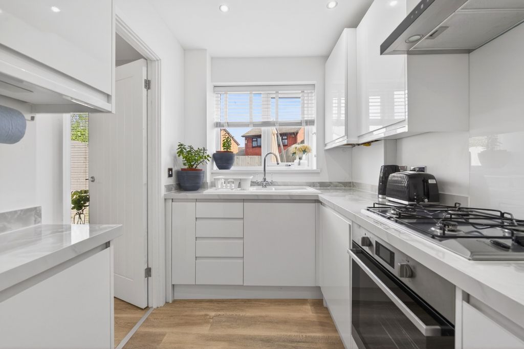 Property photo 3 of 27 5170635