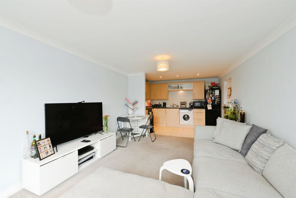 Property photo 3 of 17