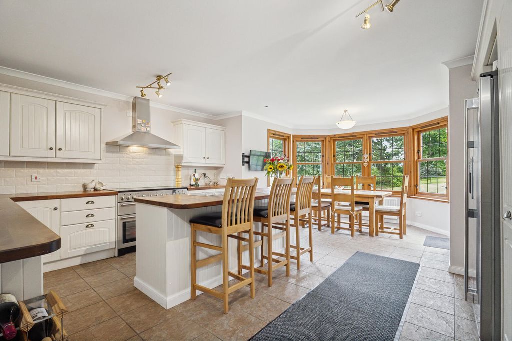 Property photo 3 of 50 Kitchen
