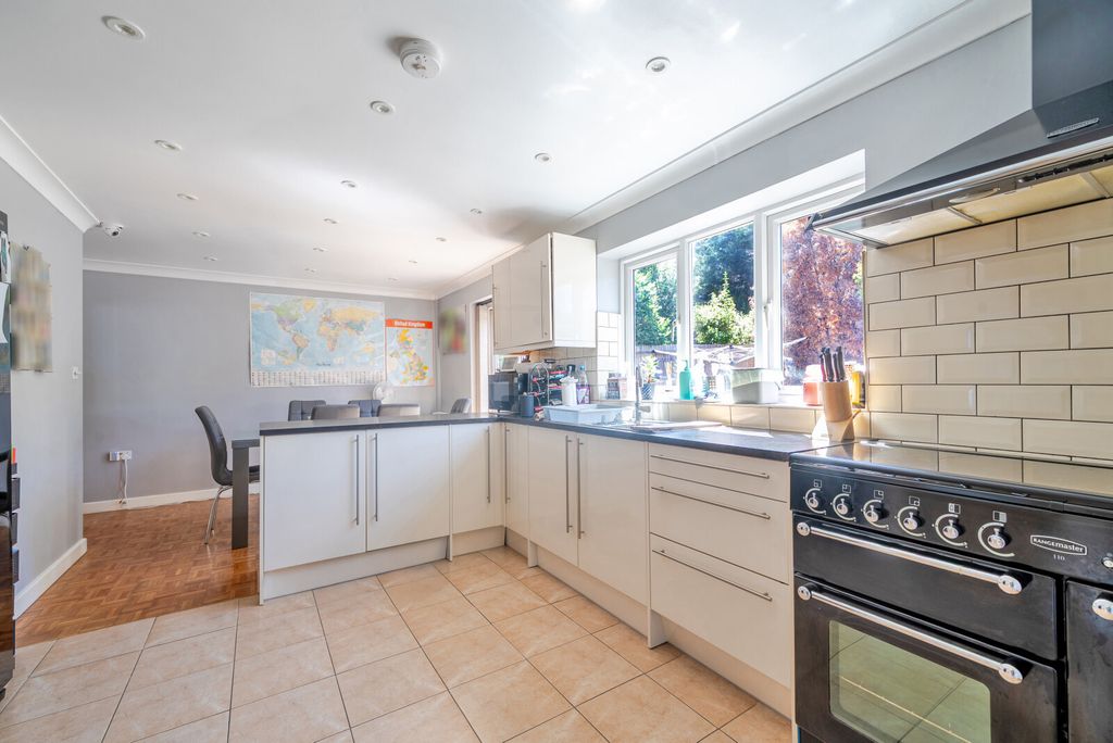 Property photo 2 of 16 Kitchen