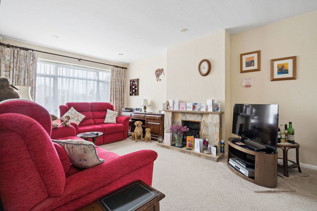 Property photo 3 of 14