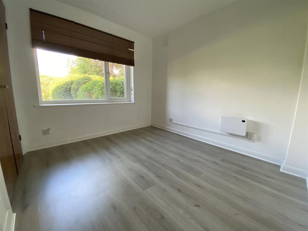 Property photo 3 of 11 Img-5839.Jpg