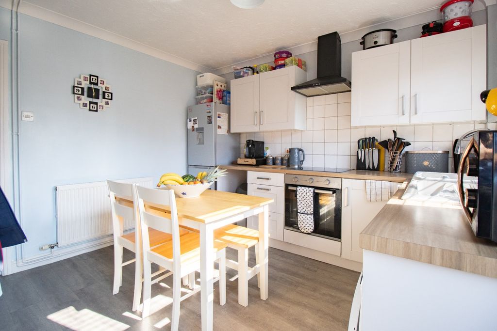 Property photo 3 of 10 4067616