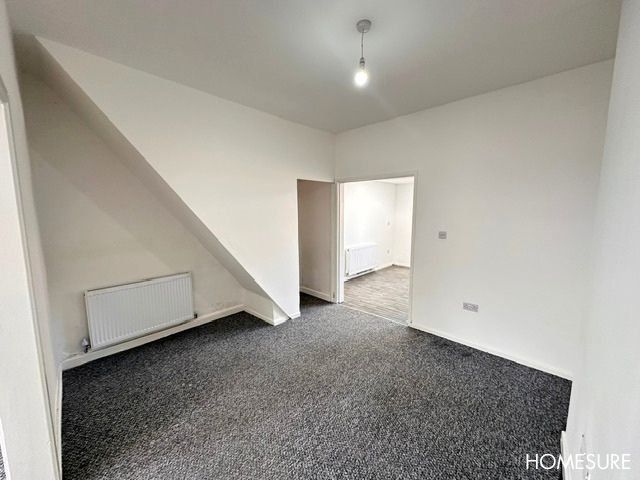 Property photo 3 of 11 Dining Room