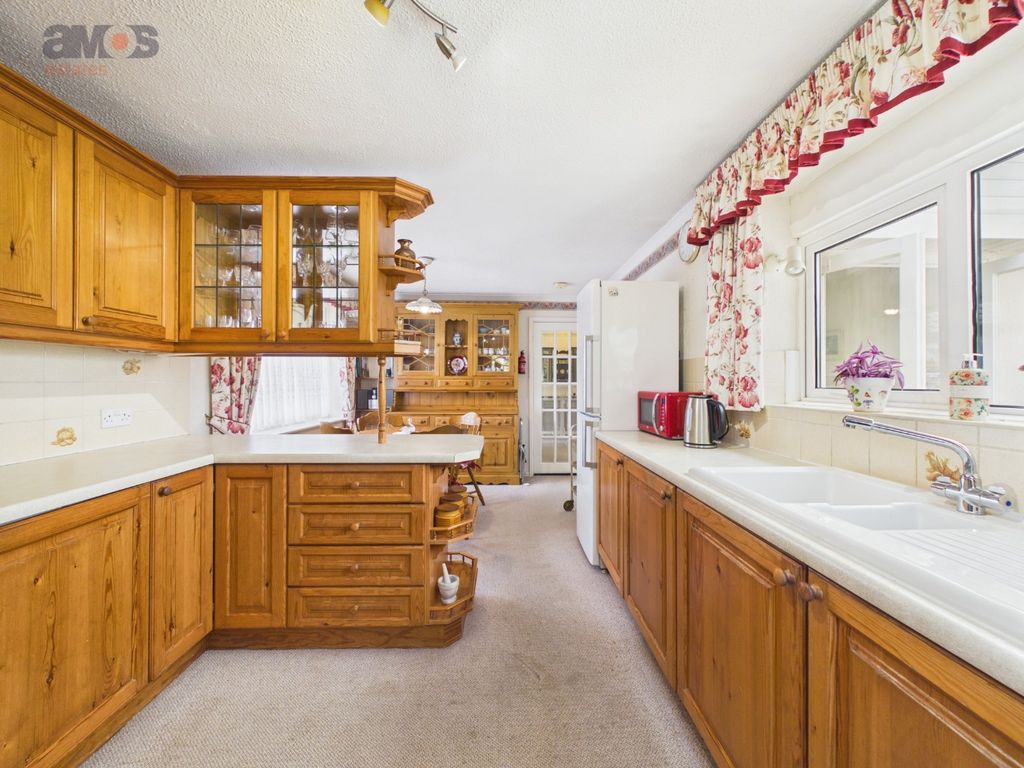 Property photo 2 of 18 5145073