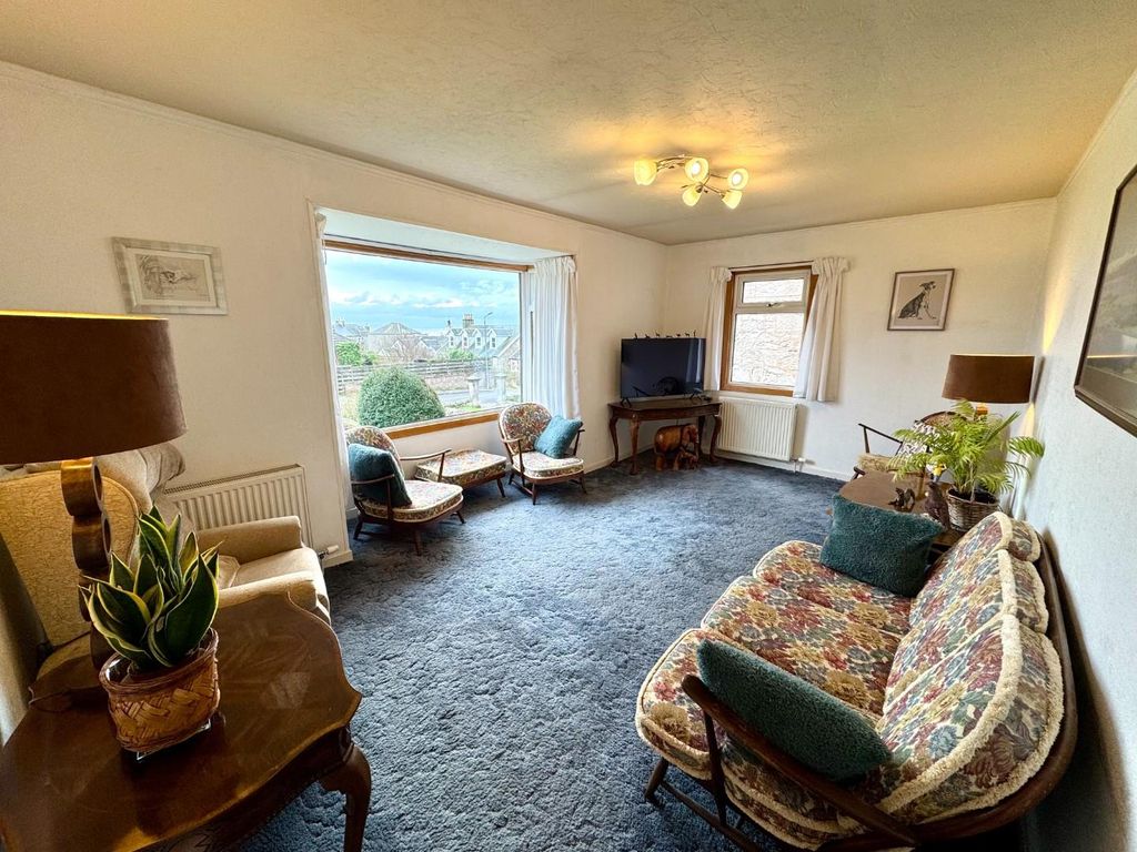 Property photo 3 of 40 Living Room