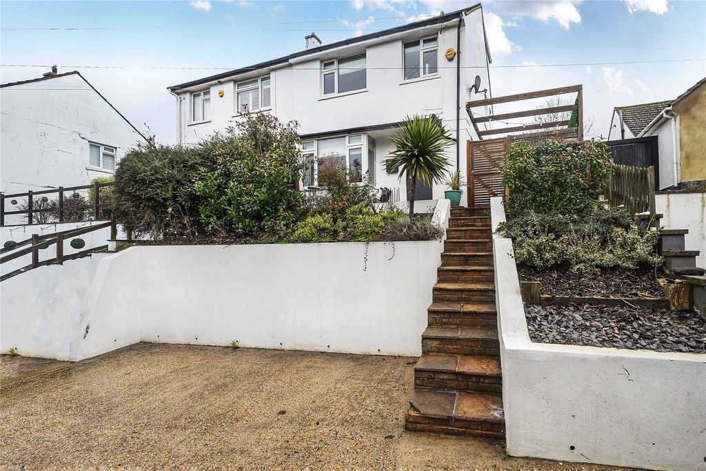 Property photo 1 of 19 Picture No. 02