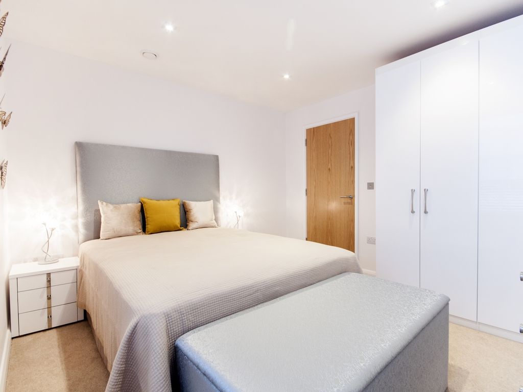 Property photo 3 of 8 Bedroom3