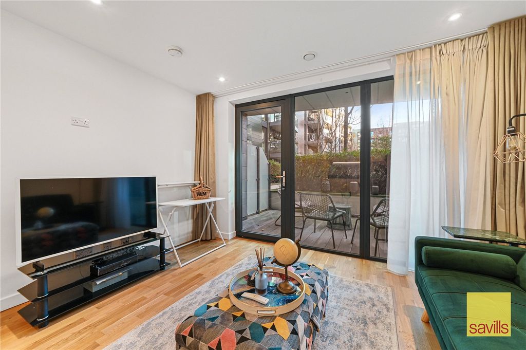 Property photo 1 of 18 Reception