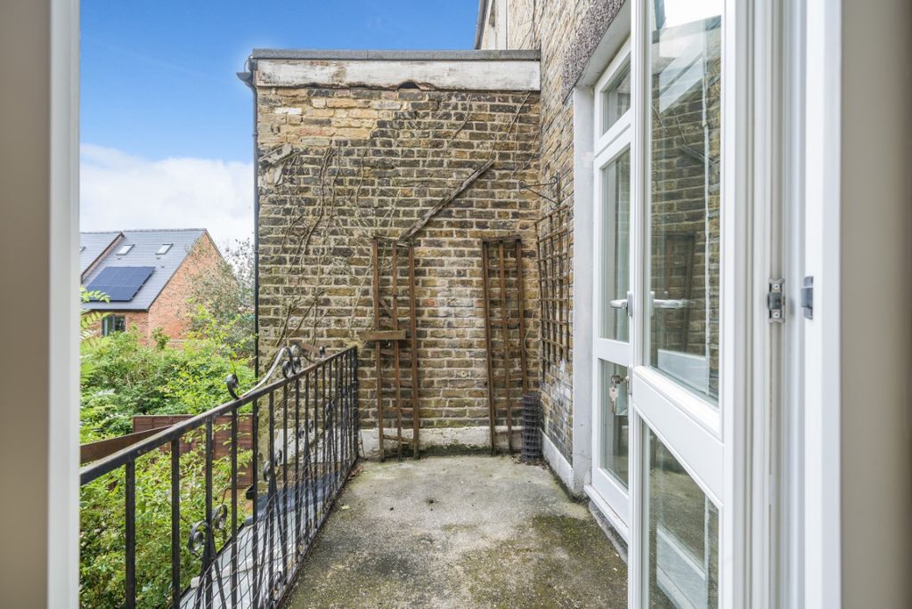 Property photo 3 of 8 1007220 (7)
