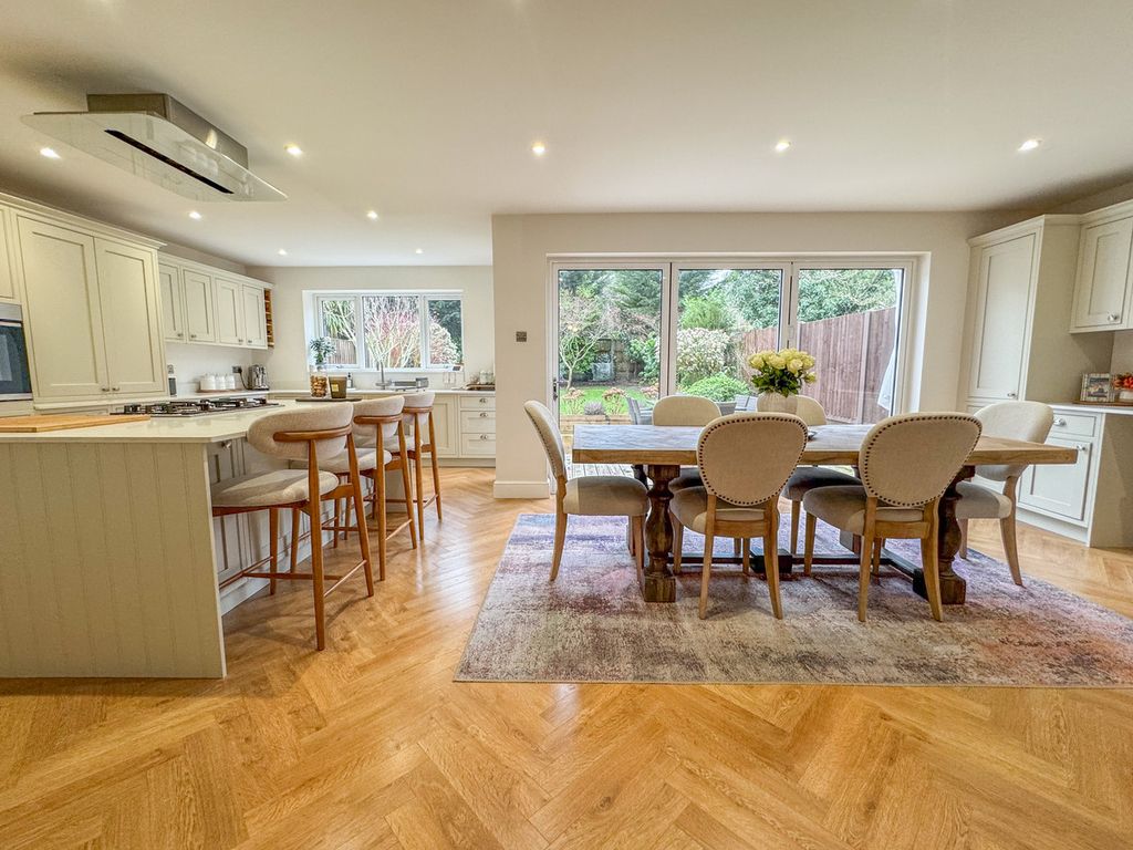 Property photo 2 of 29